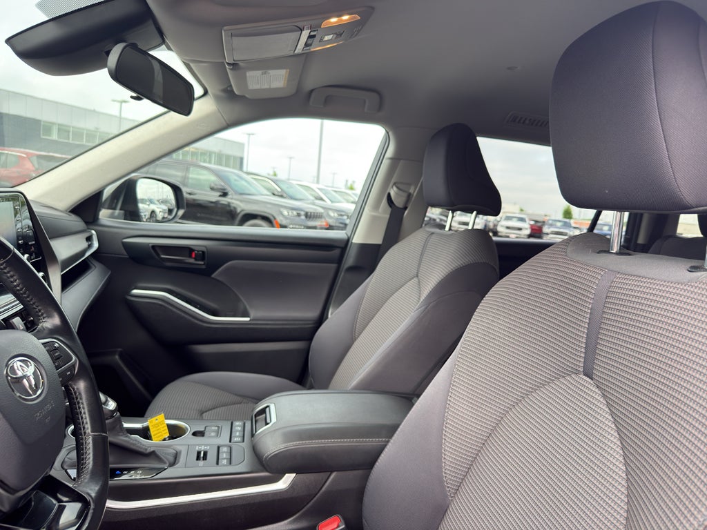 2020 Toyota Highlander LE AWD (Natl)