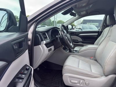 2019 Toyota Highlander LE Plus V6 AWD (SE)