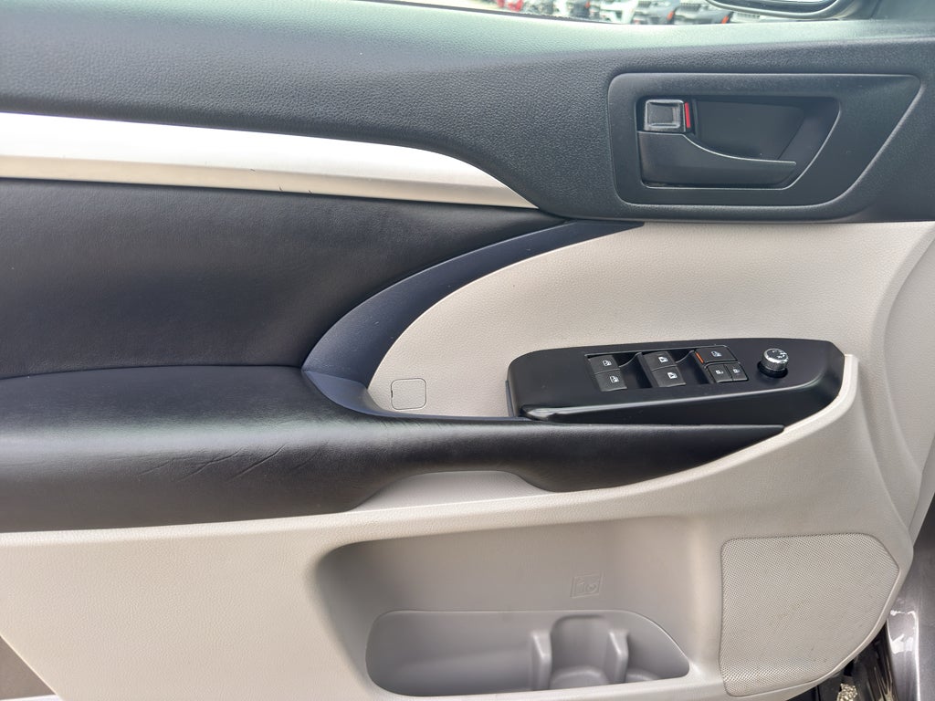 2019 Toyota Highlander LE Plus V6 AWD (SE)