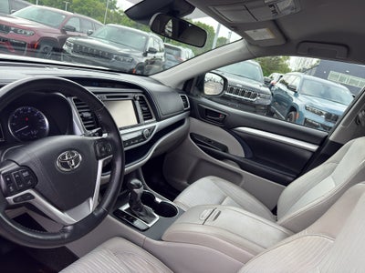 2019 Toyota Highlander LE Plus V6 AWD (SE)