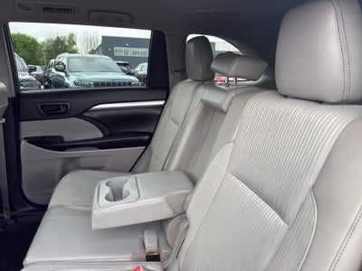 2019 Toyota Highlander LE Plus V6 AWD (SE)
