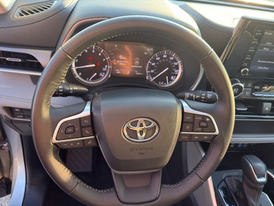 2022 Toyota Highlander XLE AWD (Natl)