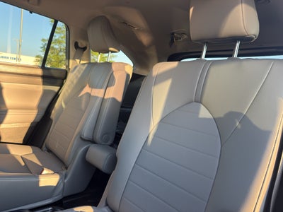 2022 Toyota Highlander XLE AWD (Natl)