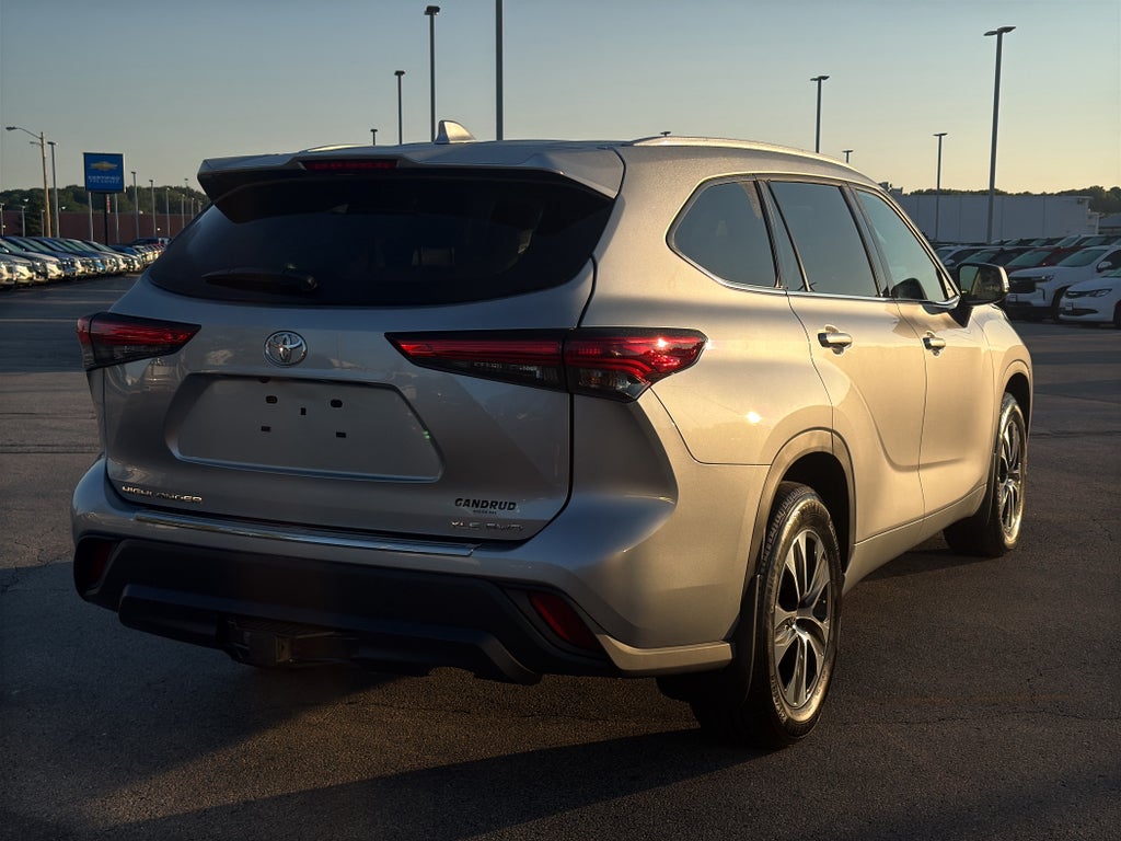 2022 Toyota Highlander XLE AWD (Natl)