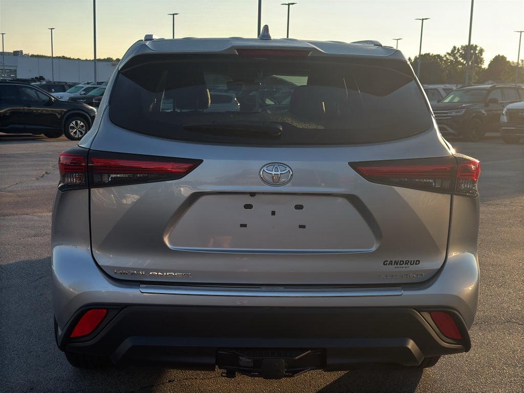 2022 Toyota Highlander XLE AWD (Natl)