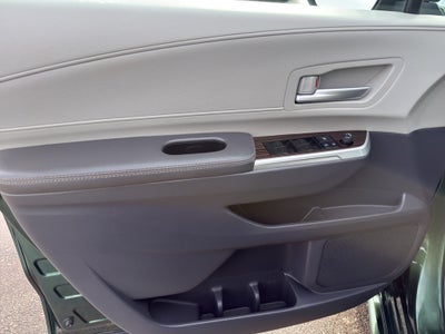 2021 Toyota Sienna XLE FWD 8-Passenger (Natl)