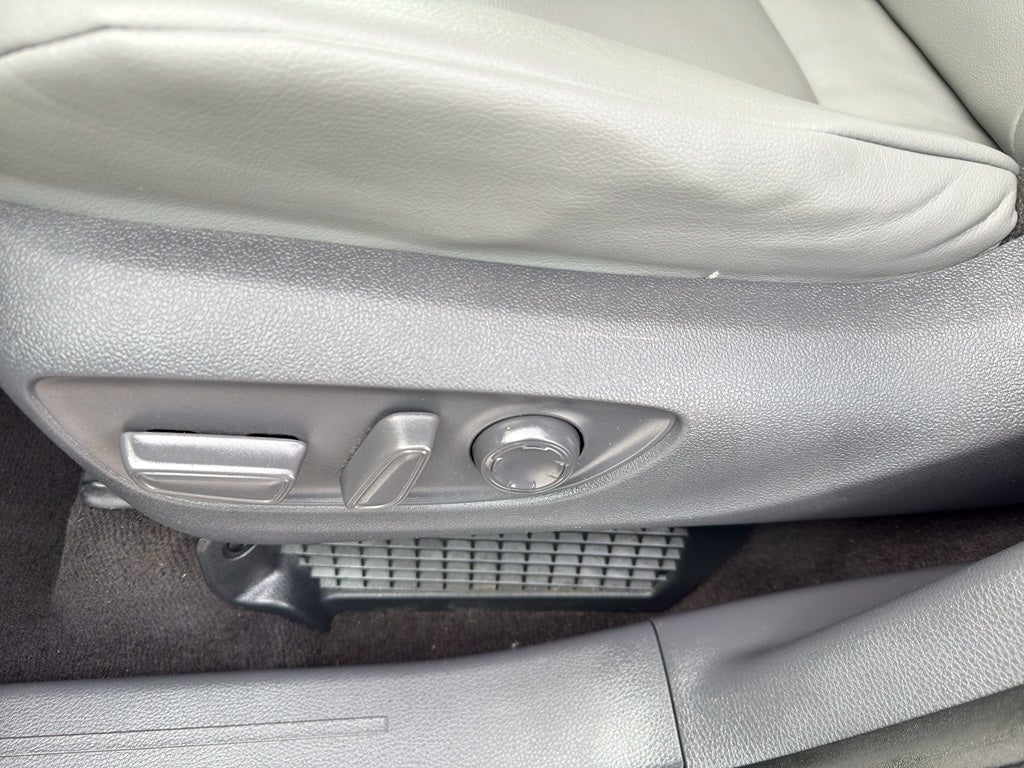 2021 Toyota Sienna XLE FWD 8-Passenger (Natl)