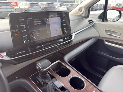 2021 Toyota Sienna XLE FWD 8-Passenger (Natl)