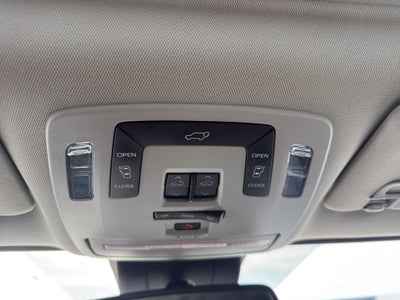 2021 Toyota Sienna XLE FWD 8-Passenger (Natl)