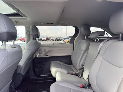 2021 Toyota Sienna XLE FWD 8-Passenger (Natl)