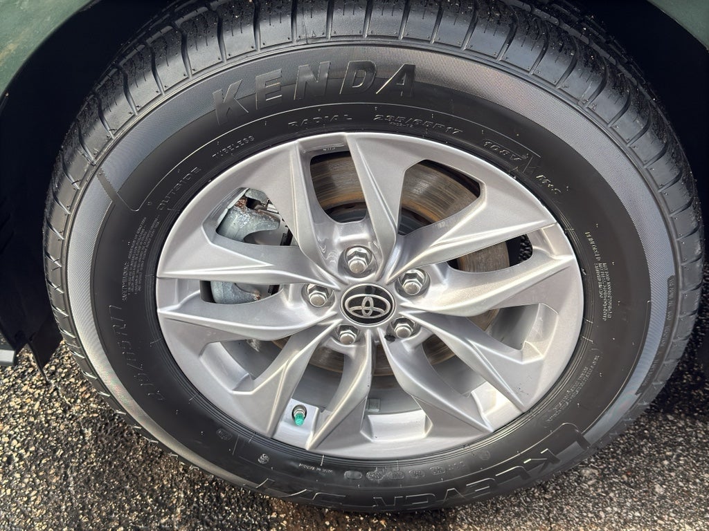 2021 Toyota Sienna XLE FWD 8-Passenger (Natl)