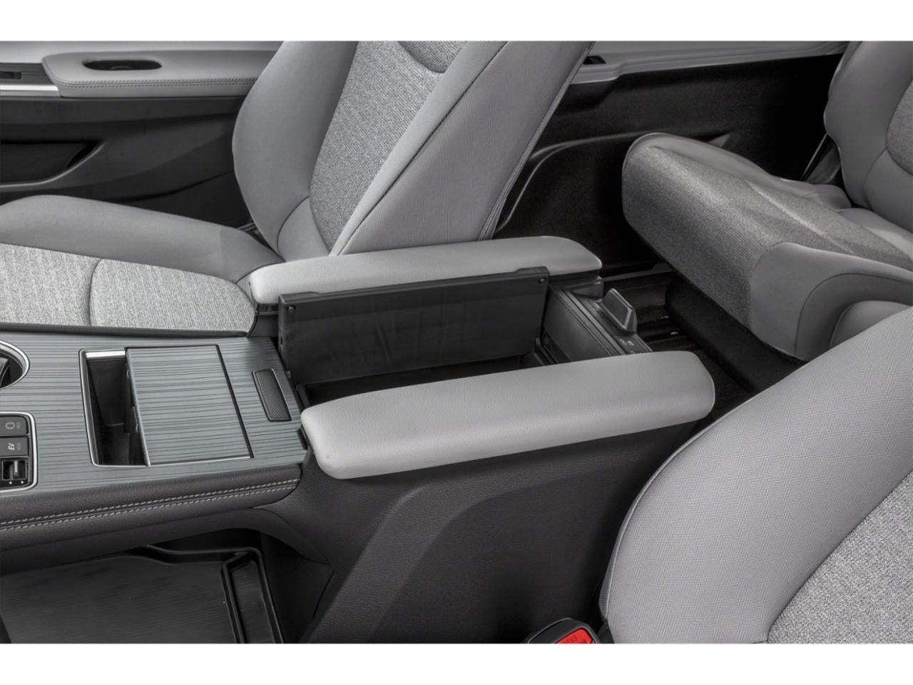 2025 Toyota Sienna LE FWD 8-Passenger (Natl)