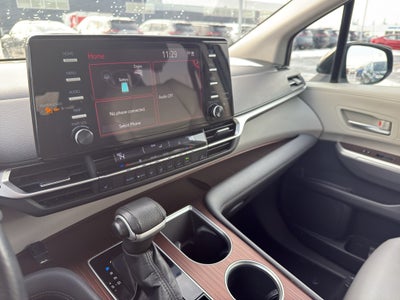 2022 Toyota Sienna XLE FWD 8-Passenger (Natl)
