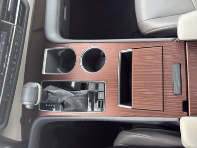 2022 Toyota Sienna XLE FWD 8-Passenger (Natl)