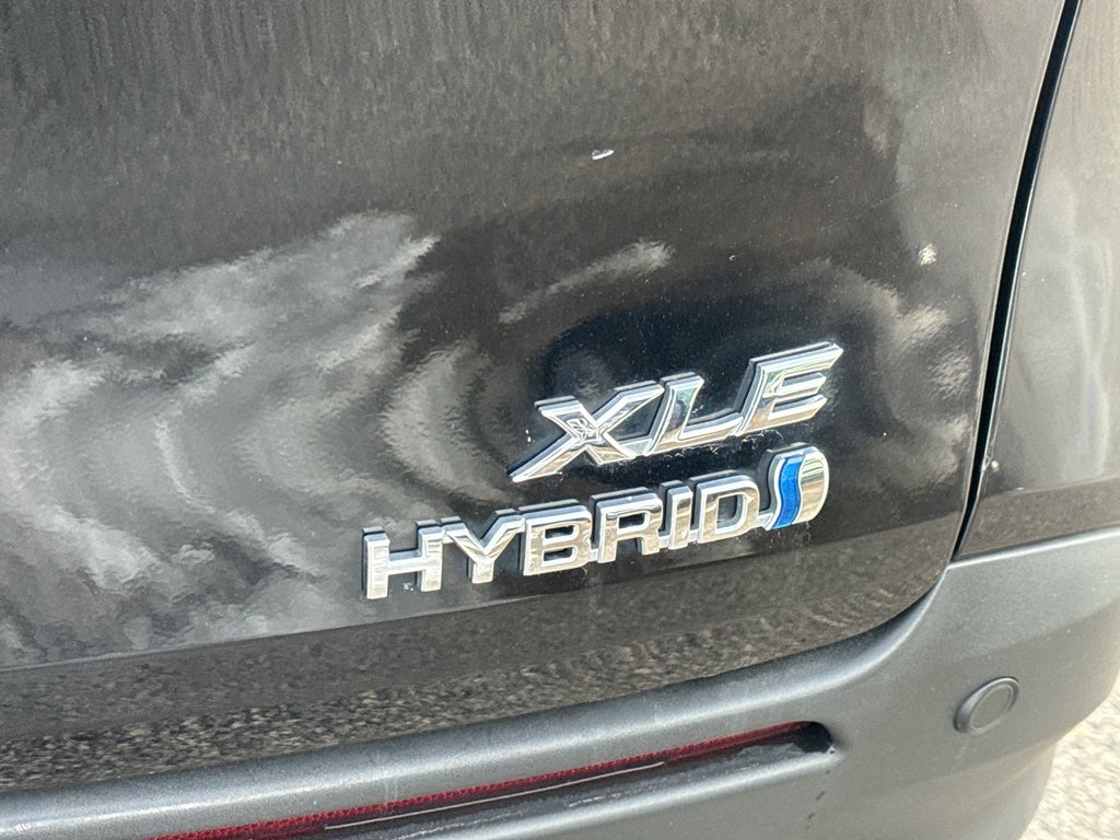 2022 Toyota Sienna XLE FWD 8-Passenger (Natl)