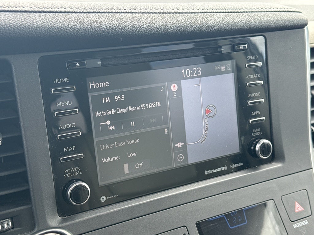 2018 Toyota Sienna XLE FWD 8-Passenger (Natl)