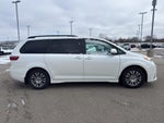 2018 Toyota Sienna XLE FWD 8-Passenger (Natl)