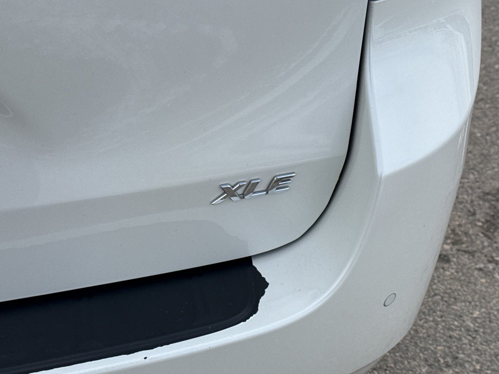 2018 Toyota Sienna XLE FWD 8-Passenger (Natl)