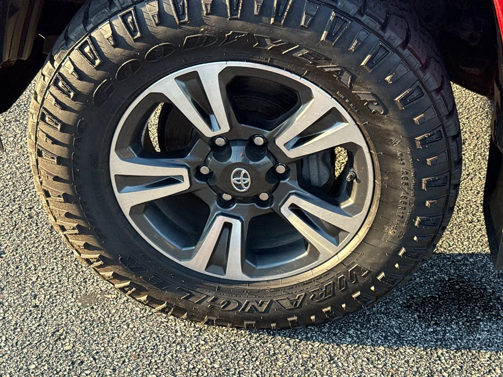 2017 Toyota Tacoma TRD Sport Double Cab 6' Bed V6 4x4 AT (Natl)