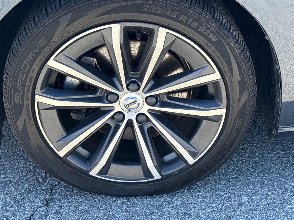 2022 Volvo S60 B5 FWD Momentum