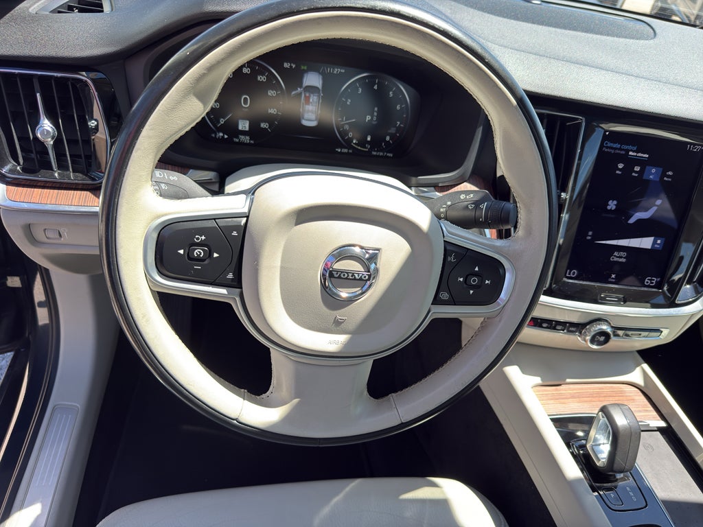 2022 Volvo S60 B5 FWD Momentum
