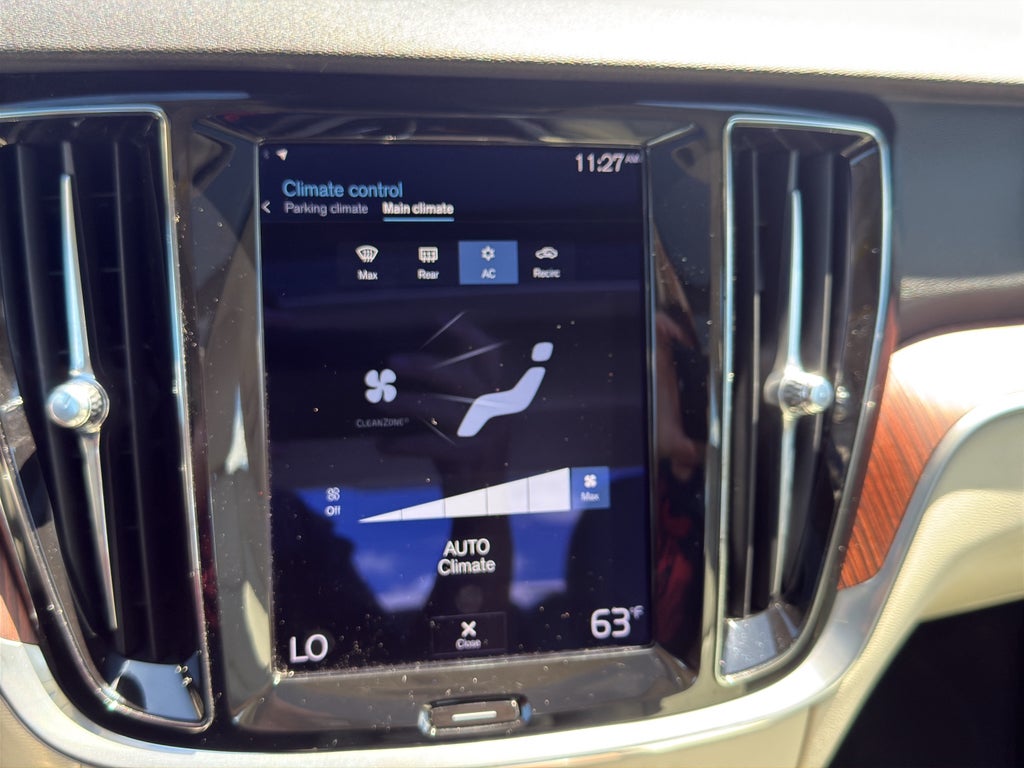 2022 Volvo S60 B5 FWD Momentum