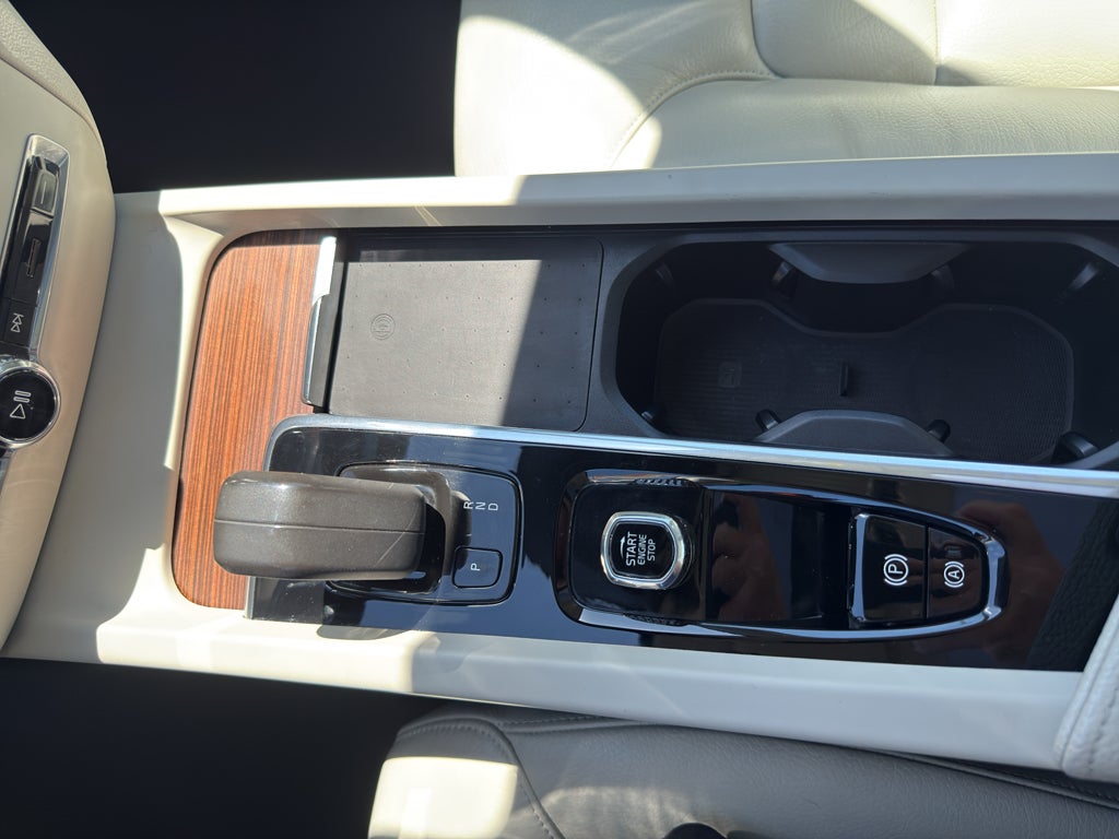 2022 Volvo S60 B5 FWD Momentum