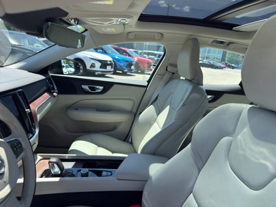 2022 Volvo S60 B5 FWD Momentum