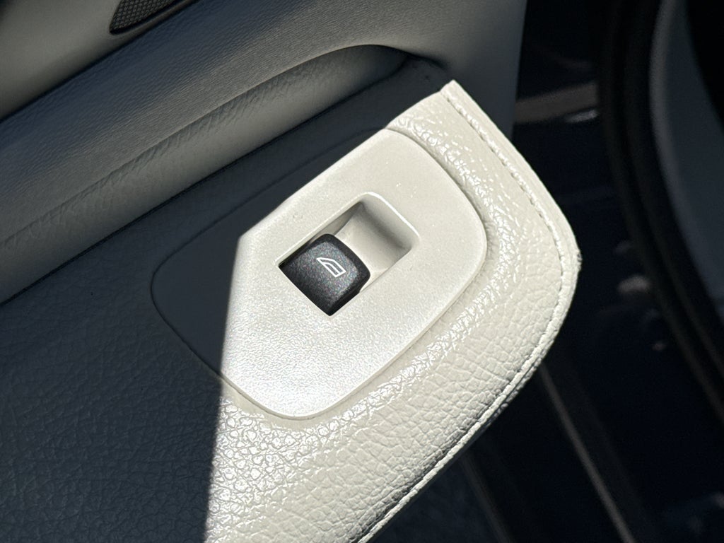2022 Volvo S60 B5 FWD Momentum