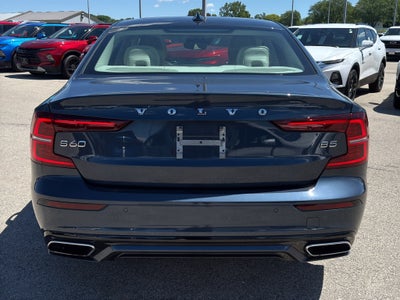 2022 Volvo S60 B5 FWD Momentum