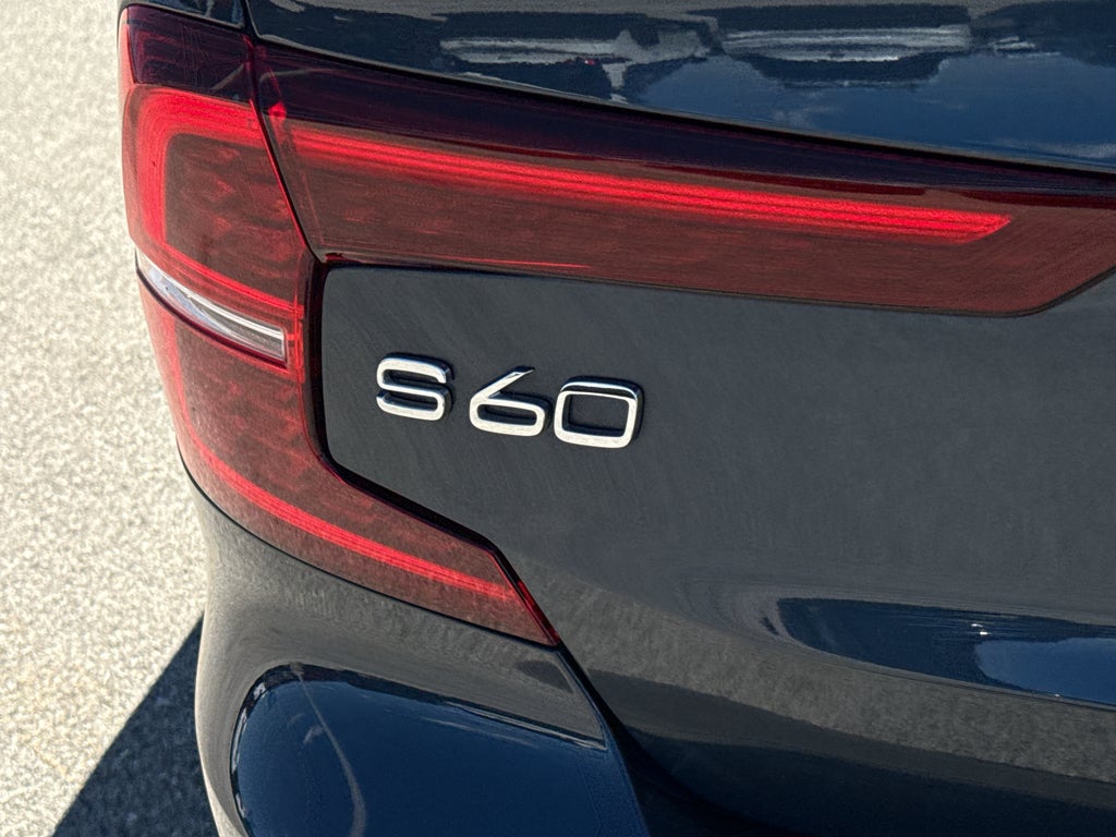2022 Volvo S60 B5 FWD Momentum