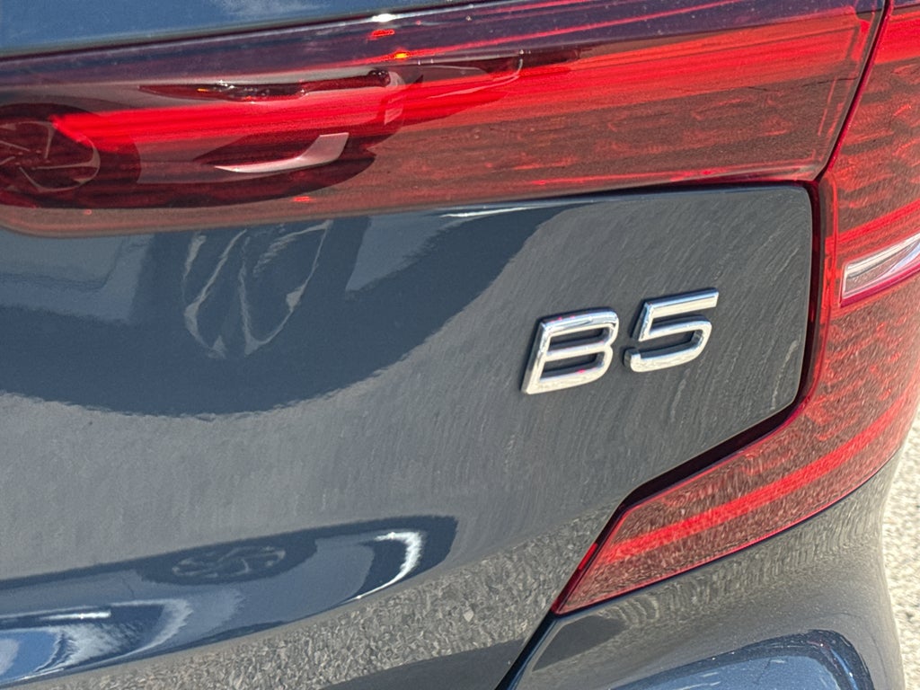 2022 Volvo S60 B5 FWD Momentum