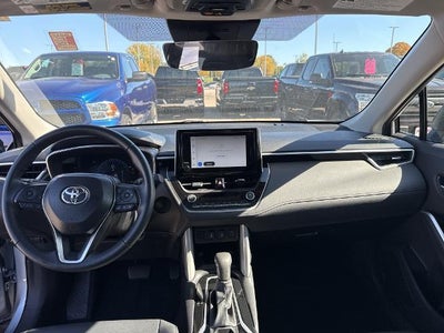 2025 Toyota Corolla Cross XLE 4WD (Natl)