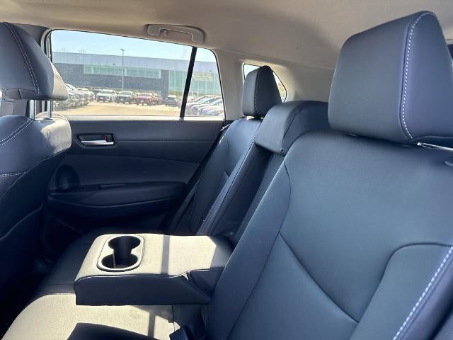 2025 Toyota Corolla Cross XLE 4WD (Natl)