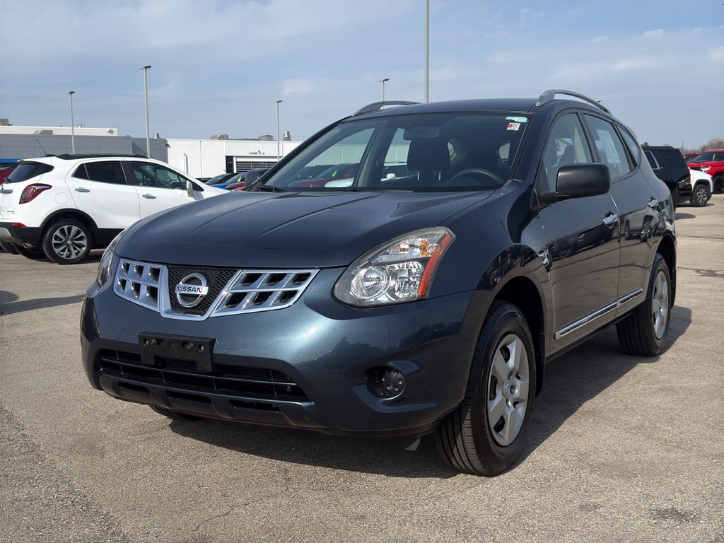 Used 2014 Nissan Rogue Select S with VIN JN8AS5MV4EW707516 for sale in Green Bay, WI