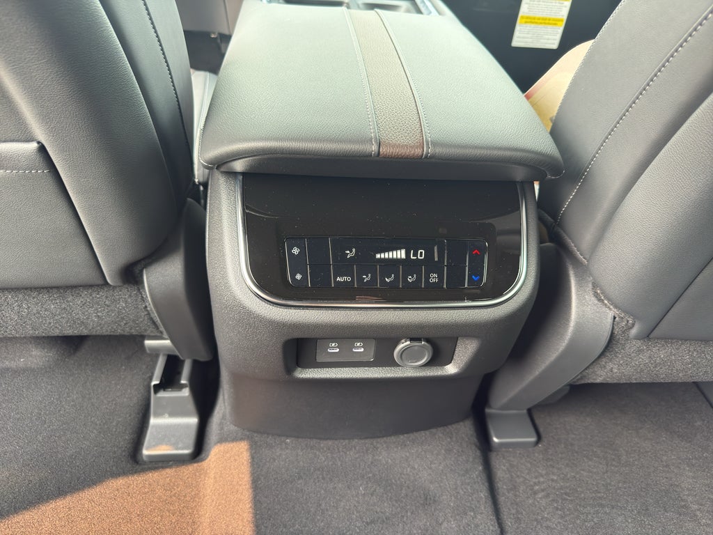 2026 Nissan Armada 4x4 SL