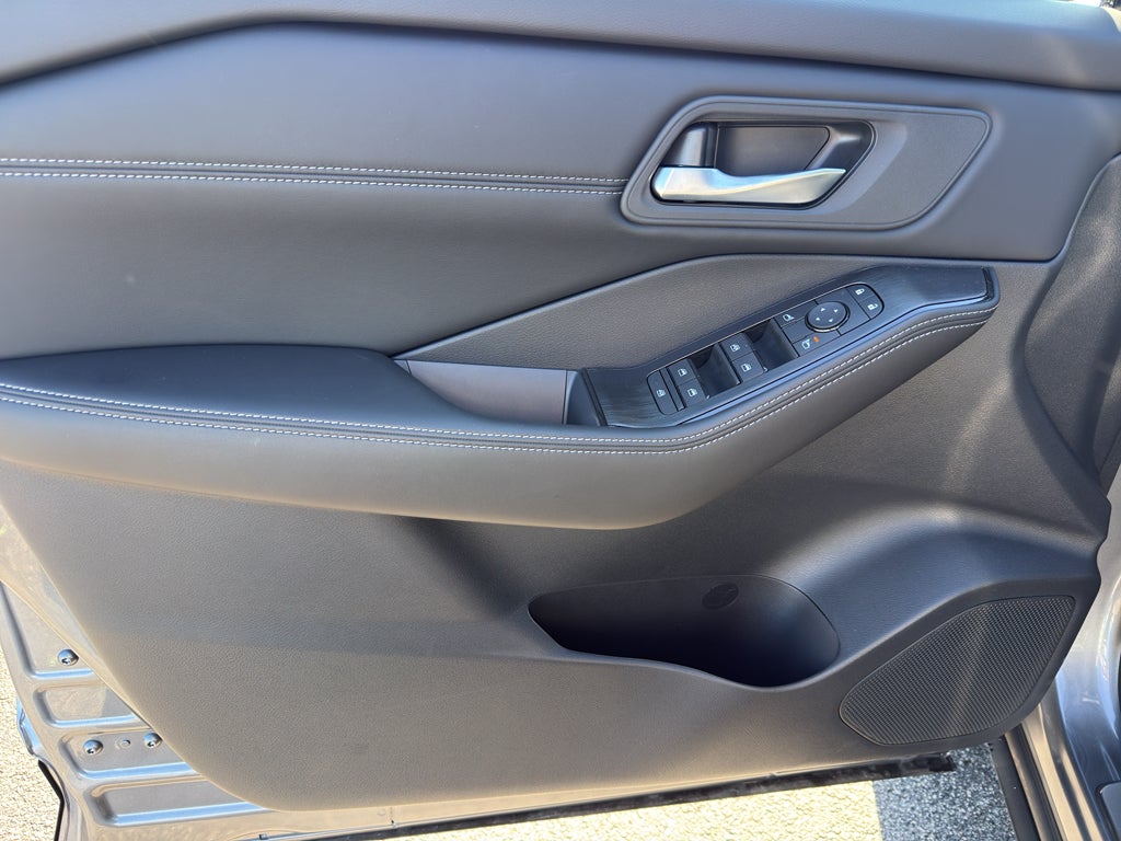 2026 Nissan Rogue 2026.5 AWD Dark Armor
