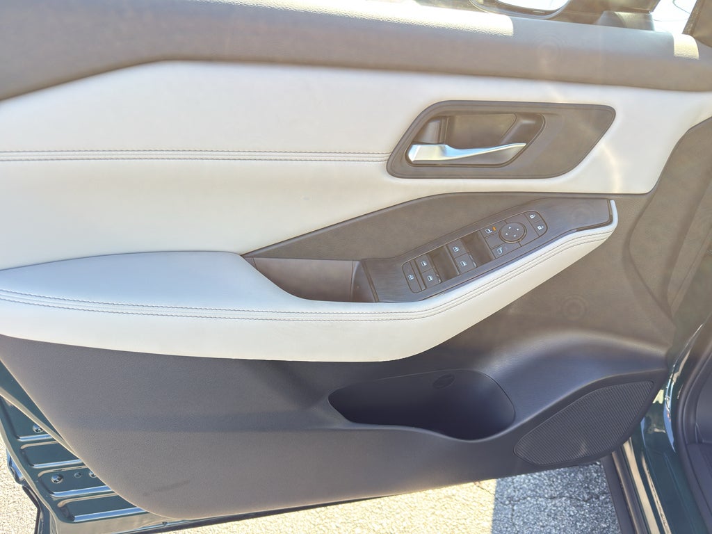 2026 Nissan Rogue 2026.5 AWD Dark Armor