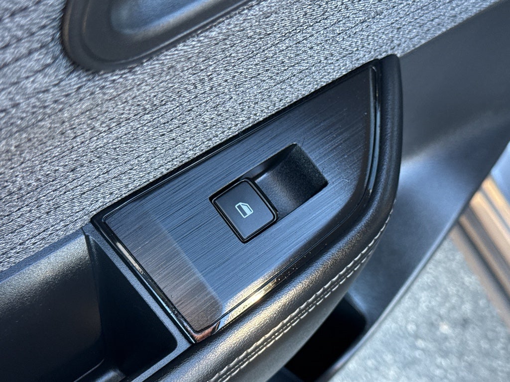 2023 Nissan Rogue AWD SV *Ltd Avail*