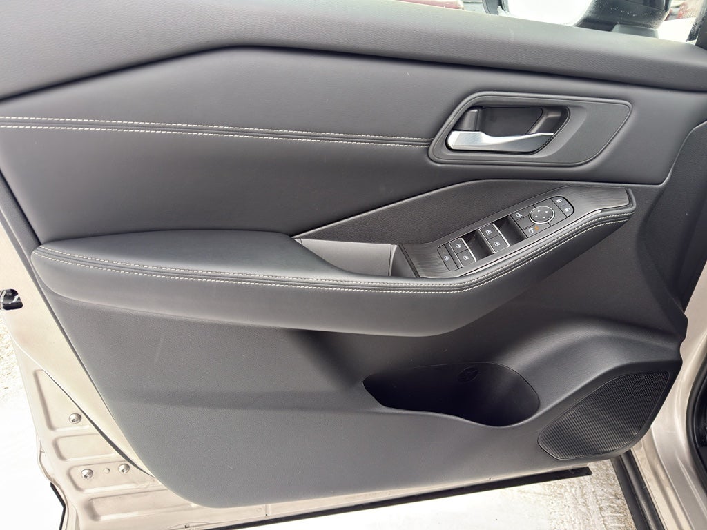 2025 Nissan Rogue AWD SL