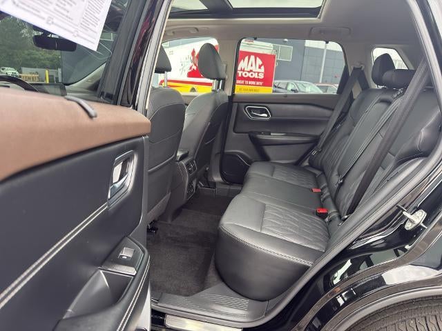 2023 Nissan Rogue AWD Platinum *Ltd Avail*