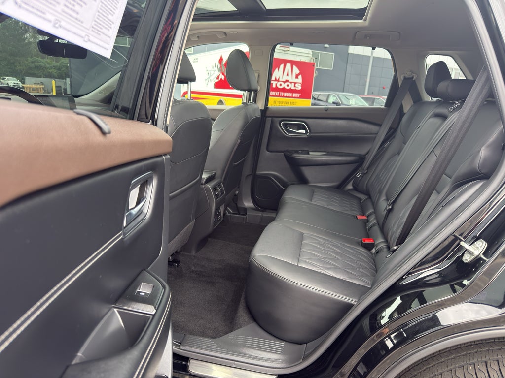 2023 Nissan Rogue AWD Platinum *Ltd Avail*