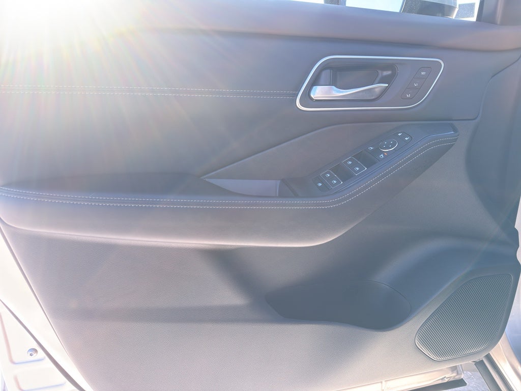 2023 Nissan Rogue AWD Platinum