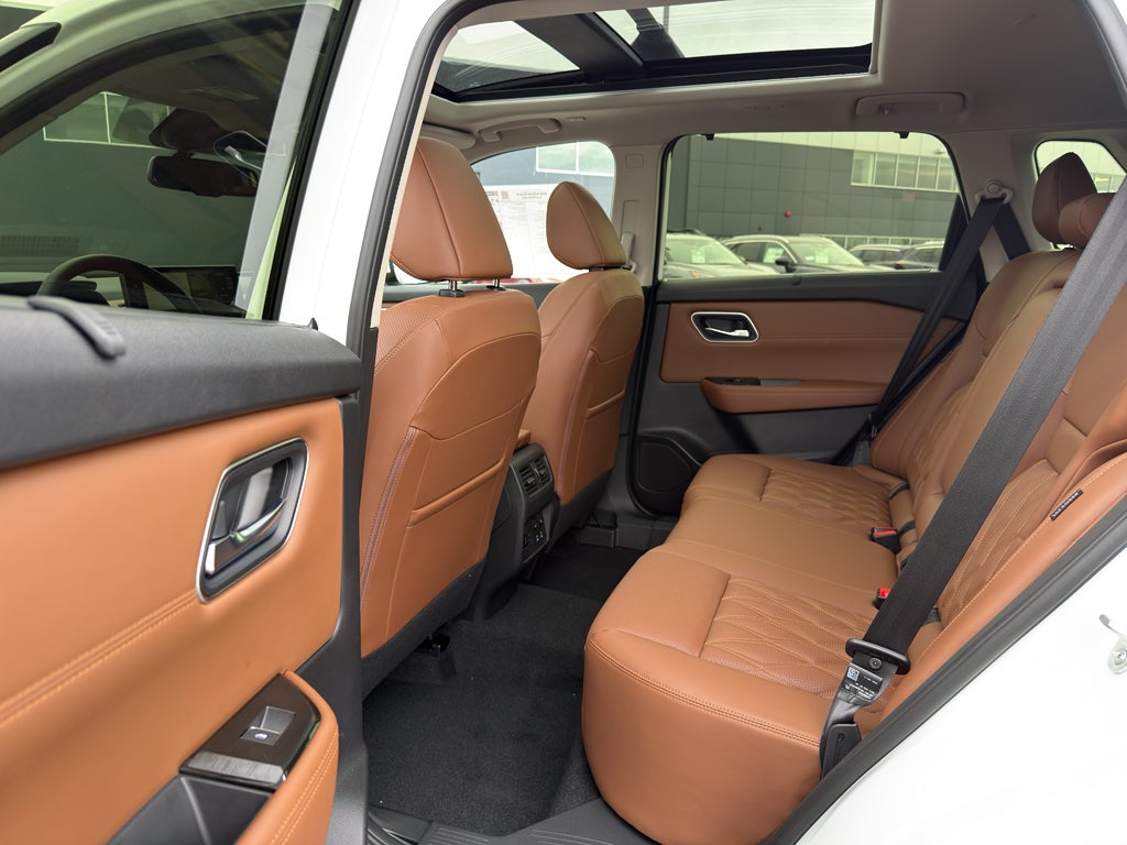 2026 Nissan Rogue AWD Platinum *Ltd Avail*