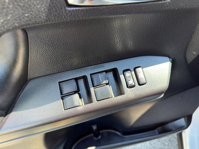 2017 Toyota RAV4 Hybrid XLE AWD (Natl)