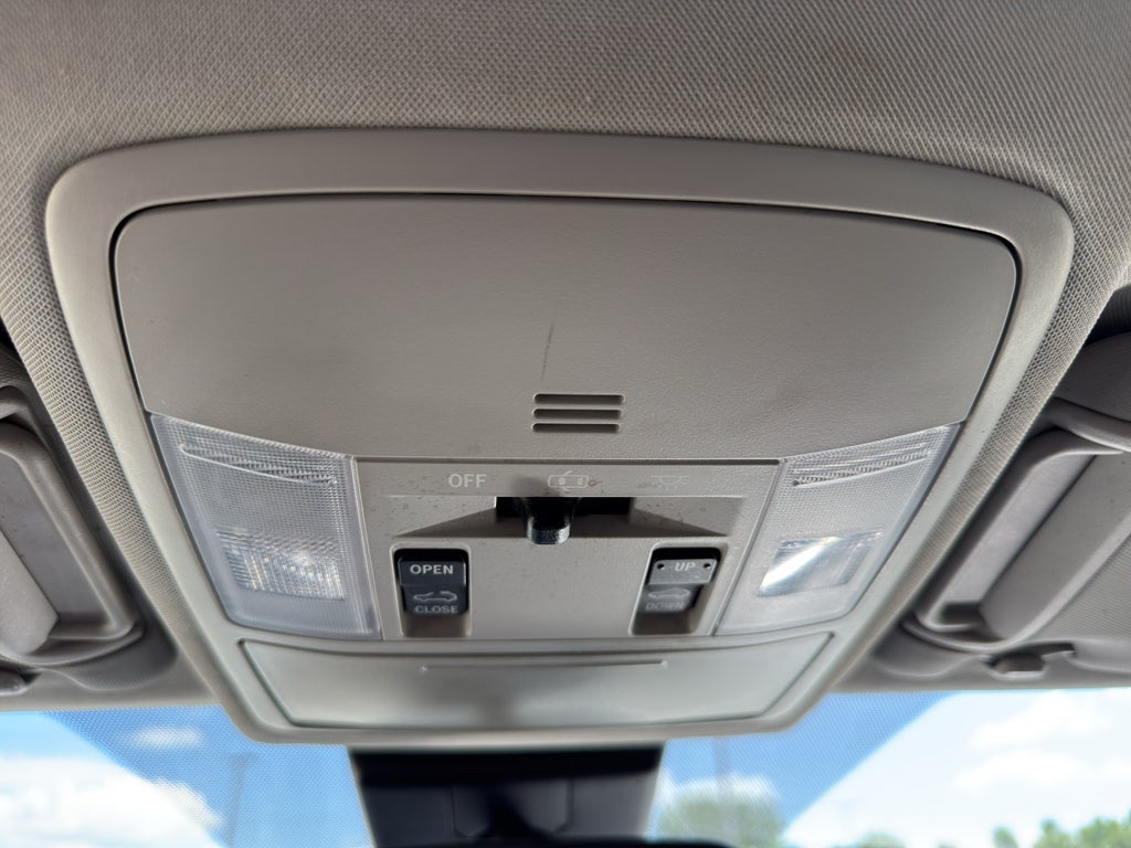 2017 Toyota RAV4 Hybrid XLE AWD (Natl)