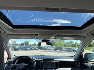 2017 Toyota RAV4 Hybrid XLE AWD (Natl)