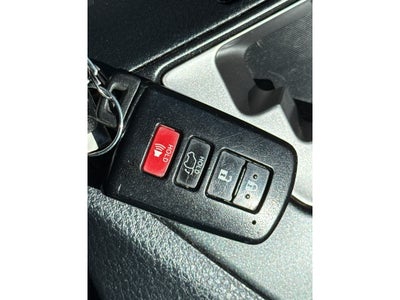 2017 Toyota RAV4 Hybrid XLE AWD (Natl)