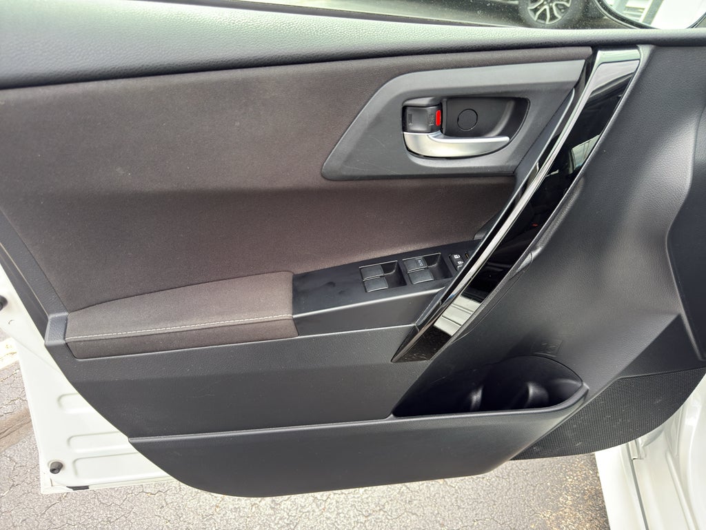 2017 Toyota Corolla iM CVT (Natl)
