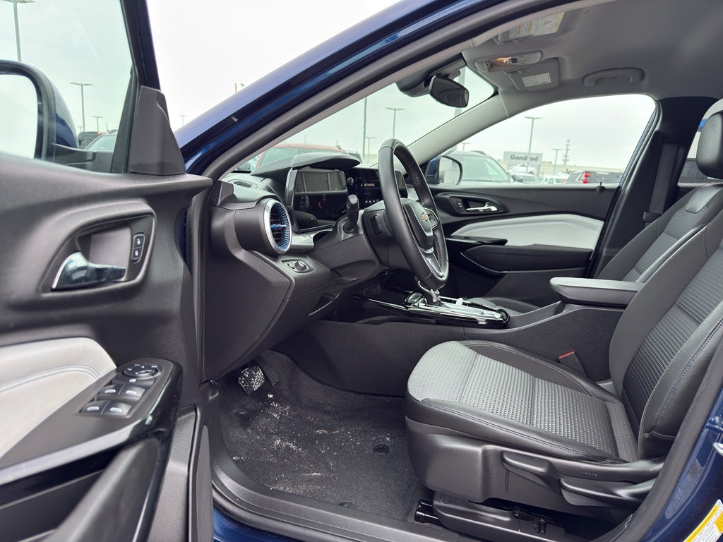 2024 Chevrolet Trax FWD 4dr LT
